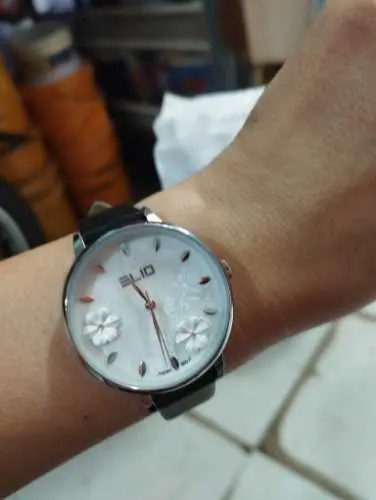 Khách hàng review Đồng hồ ELIO Flower 35 mm Nữ EL123-03 1