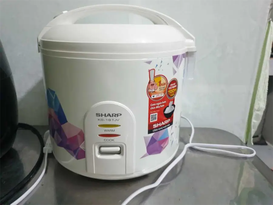 Khách hàng review Nồi cơm nắp gài Sharp 1.8 lít KS-18TJV 12