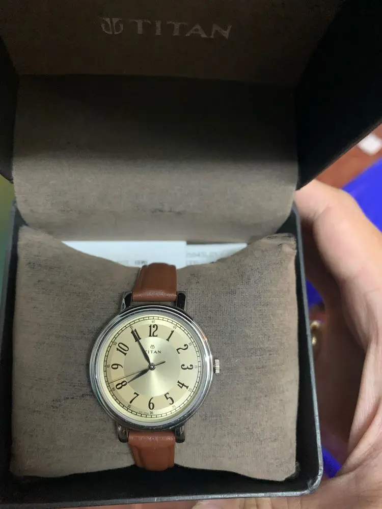 Khách hàng review Đồng hồ TITAN 33 mm Nữ 2554SL01 4