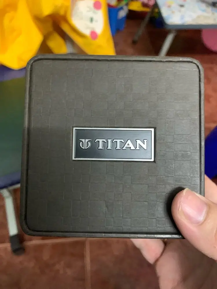 Khách hàng review Đồng hồ TITAN 33 mm Nữ 2554SL01 3
