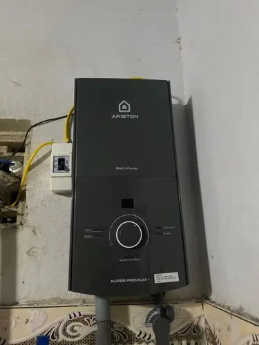 Khách hàng review Máy nước nóng trực tiếp Ariston 4500W AURES PREMIUM  4.5P 6