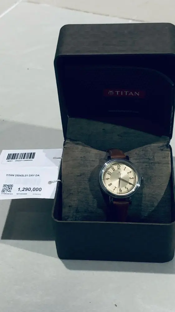Khách hàng review Đồng hồ TITAN 33 mm Nữ 2554SL01 1
