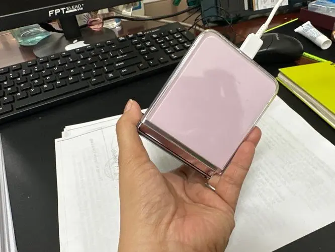 Khách hàng review Ốp lưng Galaxy Z Flip5 Nhựa cứng Samsung Thông minh Chính hãng 3