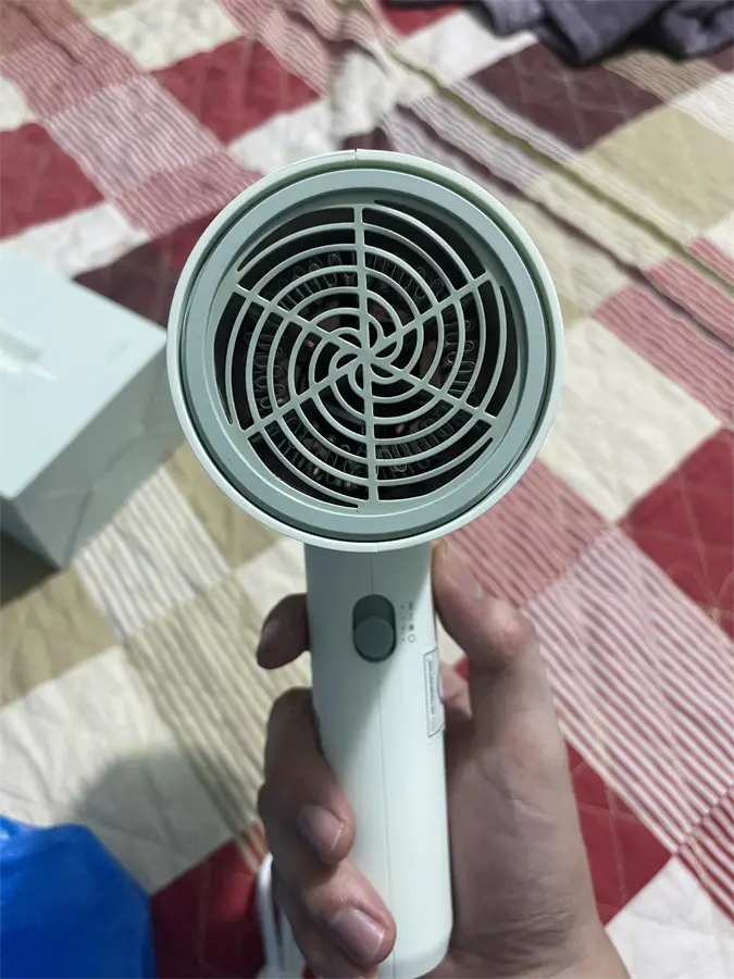 Khách hàng review Máy sấy tóc Flyco FH1622VN 2