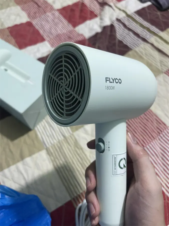 Khách hàng review Máy sấy tóc Flyco FH1622VN 1
