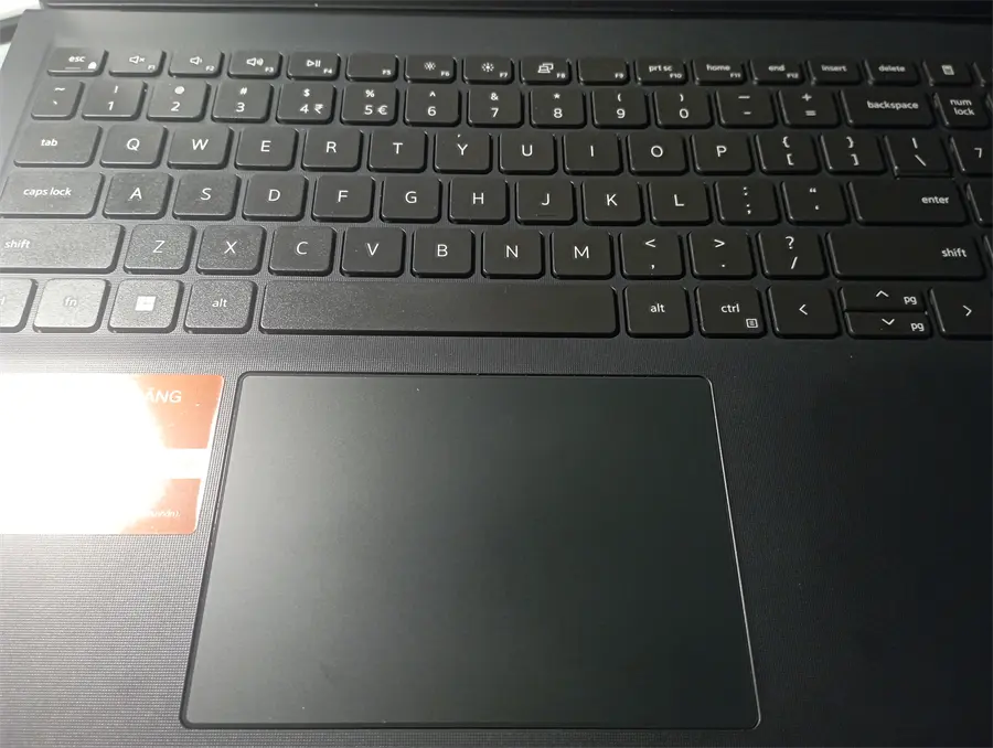 Khách hàng review Laptop Dell Vostro 15 3520 i5 1235U/8GB/512GB/120Hz/OfficeHS/Win11 (5M2TT2) 1