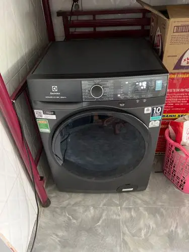 Khách hàng review Máy giặt Electrolux UltimateCare 500 Inverter 10 kg EWF1024P5SB 4