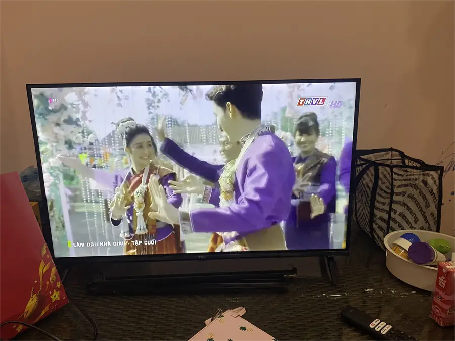 Khách hàng review Google Tivi TCL FHD 32 inch 32S5400 12