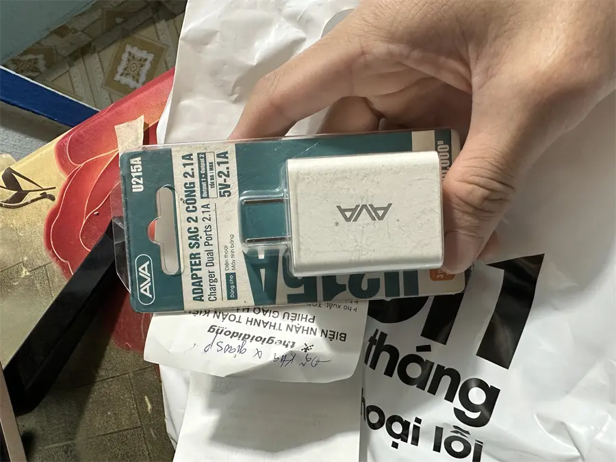 Khách hàng review Adapter sạc 2 cổng USB 10.5W Dual AVA U215A 1