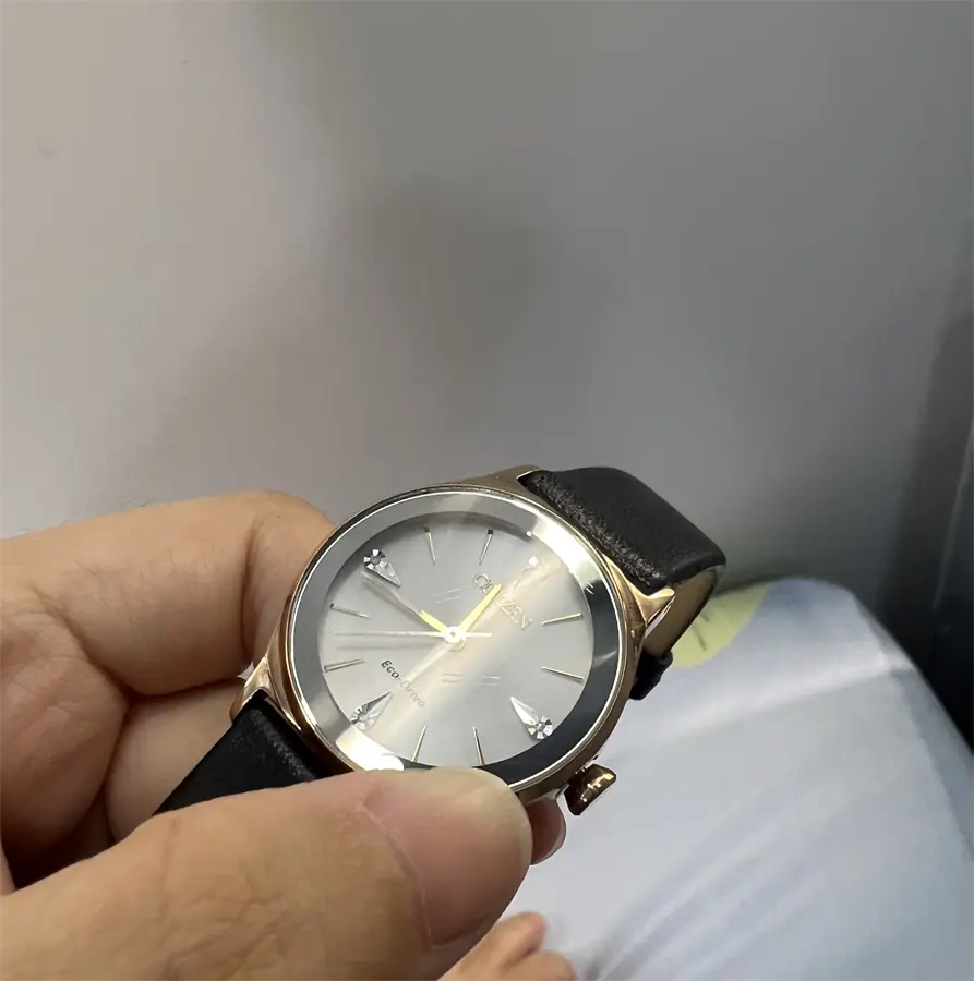 Khách hàng review Đồng hồ CITIZEN 28.2 mm Nữ EM0733-08A 2