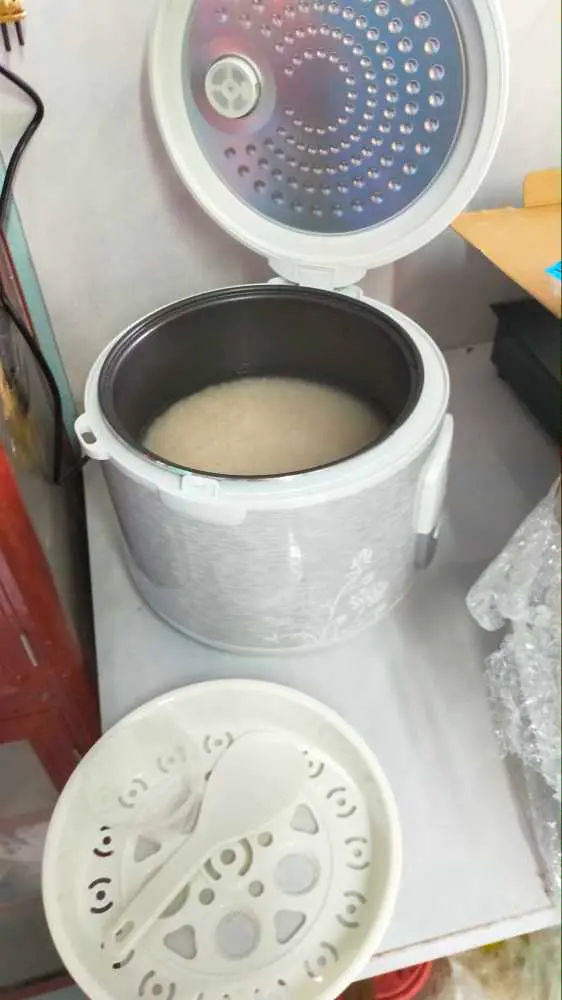 Khách hàng review Nồi cơm nắp gài Delites 1.8 lít NCG1805 9