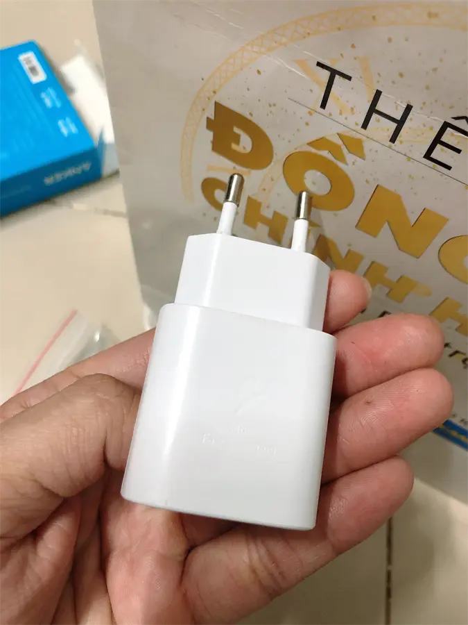 Khách hàng review Sạc nhanh Type-C PD 25W Samsung EP-TA800N 14