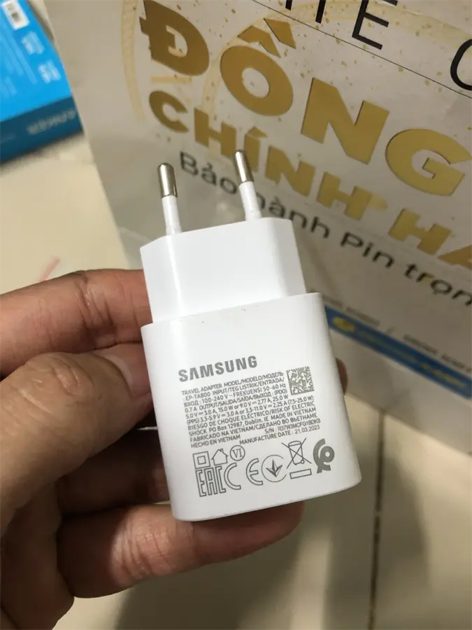 Khách hàng review Sạc nhanh Type-C PD 25W Samsung EP-TA800N 12