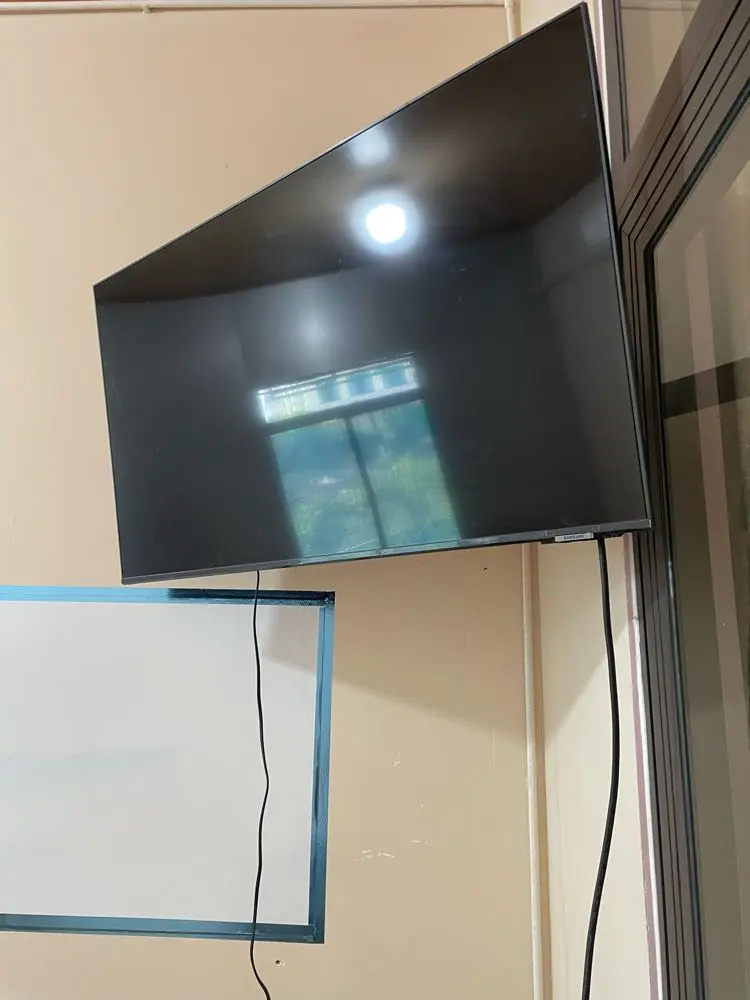 Khách hàng review Khung treo Tivi 37-63 inch Xoay Cảnh Phong X7-4 11