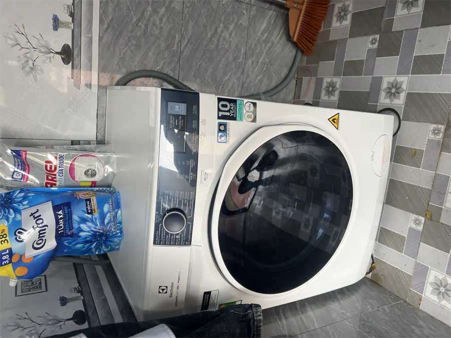 Khách hàng review Máy giặt sấy Electrolux UltimateCare 500 Inverter giặt 9 kg - sấy 6 kg EWW9024P5WB 1