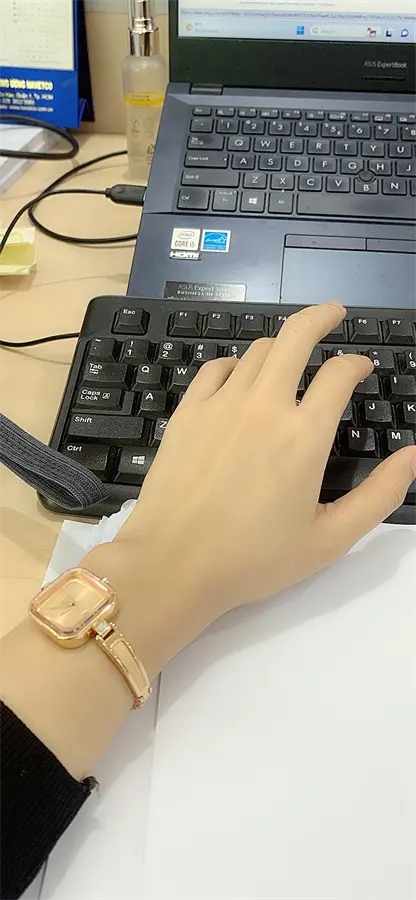 Khách hàng review Đồng hồ TITAN 25 mm Nữ 2607WM01 2