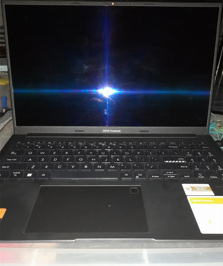Khách hàng review Laptop Asus Vivobook 15 OLED A1505VA i5 13500H/8GB/512GB/Win11 (L1052W) 2