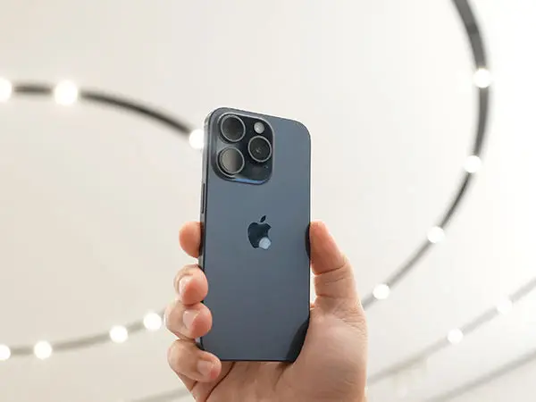 Khách hàng review Điện thoại iPhone 15 Pro 256GB 5