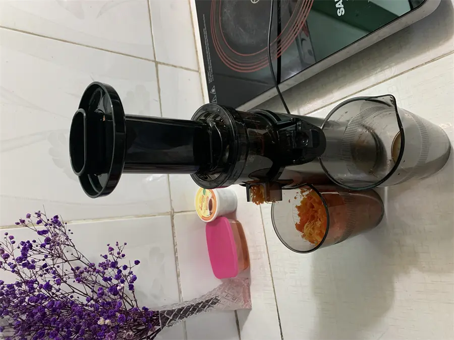 Khách hàng review Máy ép chậm mini AVA SJ-008 1