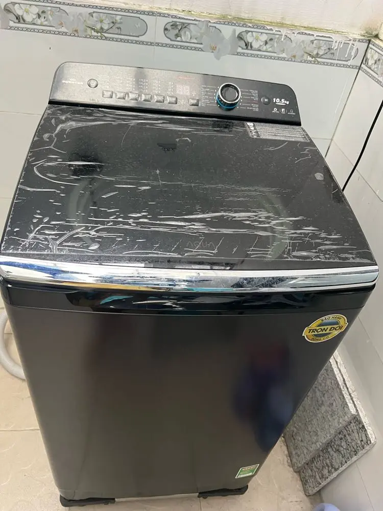Khách hàng review Máy giặt Aqua Inverter 10.5 kg AQW-DR105JT BK 4