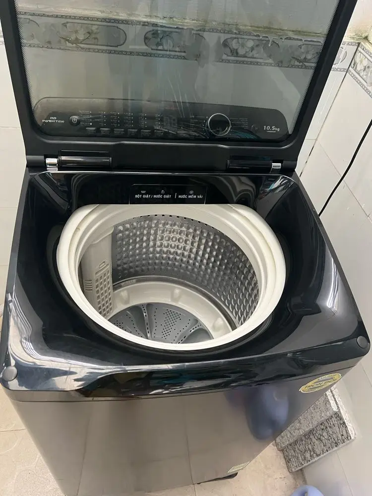 Khách hàng review Máy giặt Aqua Inverter 10.5 kg AQW-DR105JT BK 5