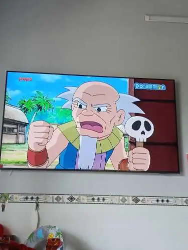 Khách hàng review Smart Tivi Samsung 4K Crystal UHD 75 inch UA75AU8100 1