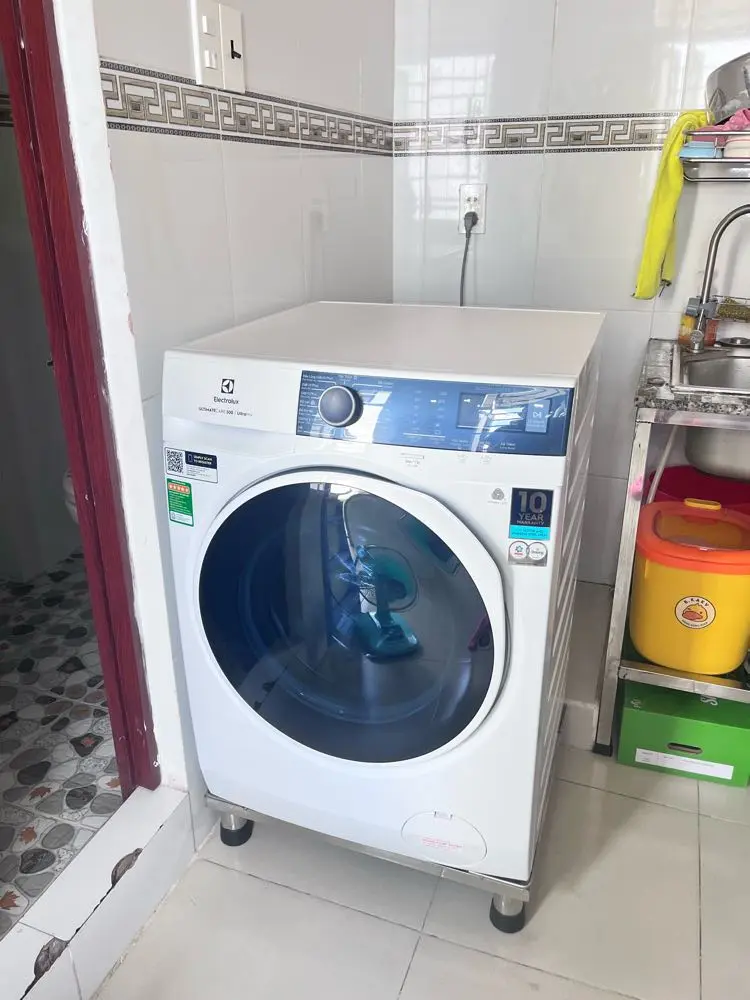 Khách hàng review Máy giặt Electrolux UltimateCare 500 Inverter 9 kg EWF9024P5WB 3