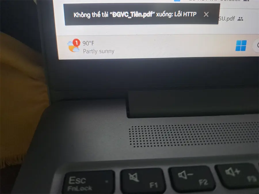 Khách hàng review Laptop Lenovo Ideapad Slim 3 15IAH8 i5 12450H/16GB/512GB/Win11 (83ER000EVN) 3