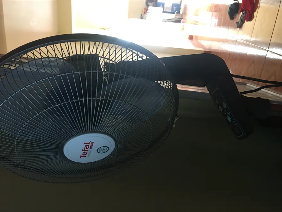 Khách hàng review Quạt cây Tefal 3 cánh VF3650-71 55W 1