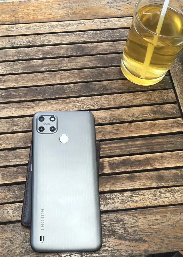 Khách hàng review Điện thoại realme C25Y 64GB 1