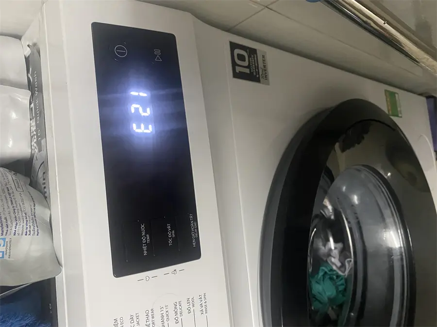 Khách hàng review Máy giặt Toshiba Inverter 8.5 Kg TW-BH95S2V WK 16