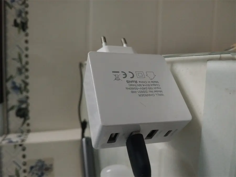 Khách hàng review Adapter sạc 4 cổng USB Type C 15W Xmobile DS931-WB 1