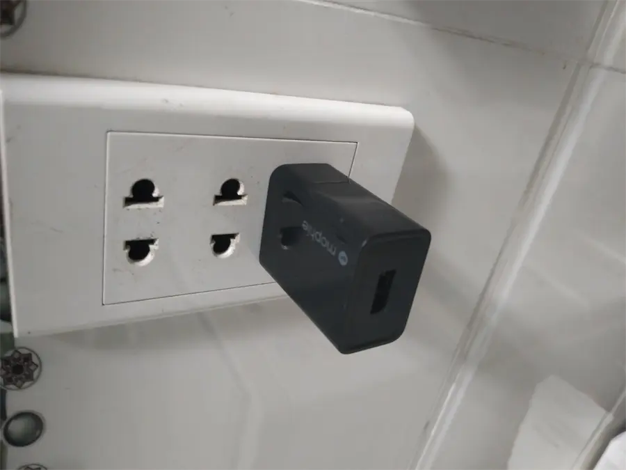 Khách hàng review Adapter sạc USB 10W Mophie 1