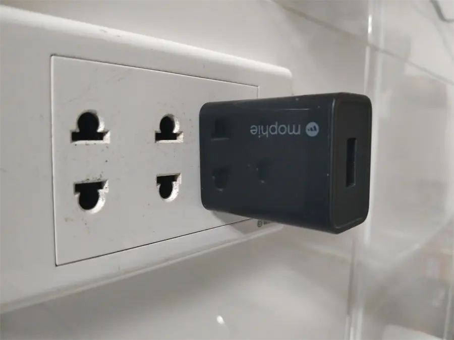 Khách hàng review Adapter sạc USB 10W Mophie 2