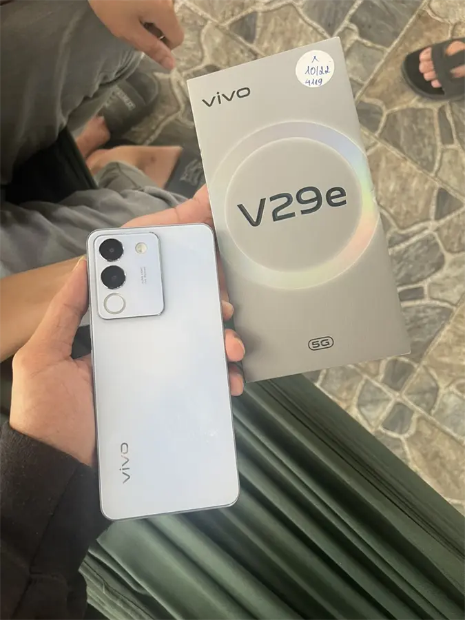 Khách hàng review Điện thoại vivo V29e 5G 12GB/256GB 1
