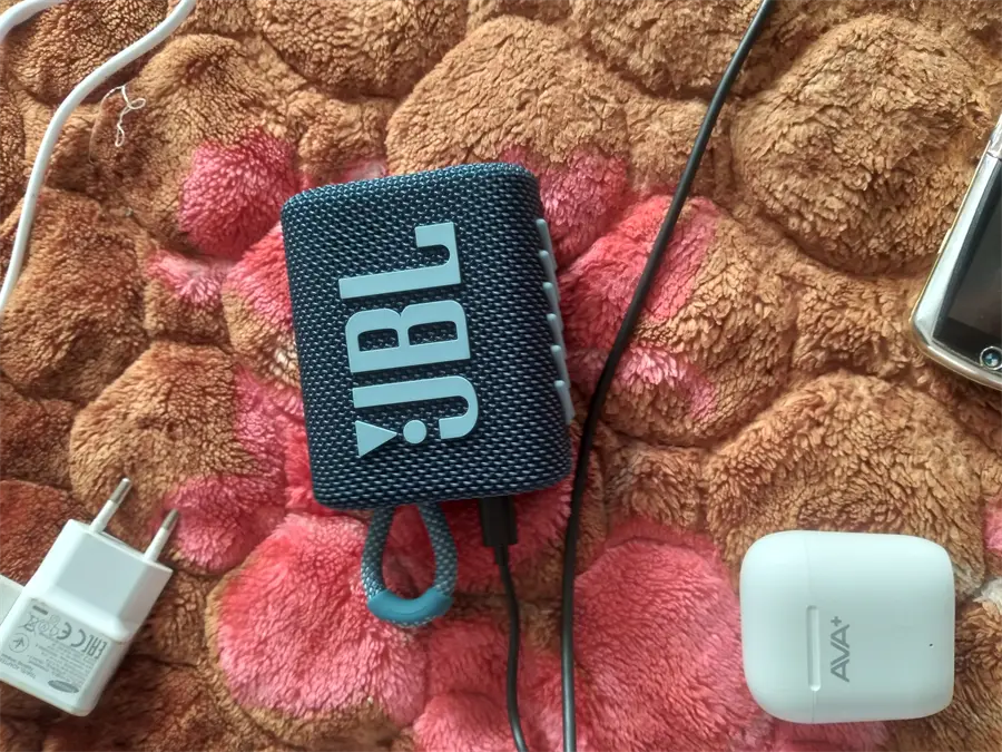 Khách hàng review Loa Bluetooth JBL Go 3 10