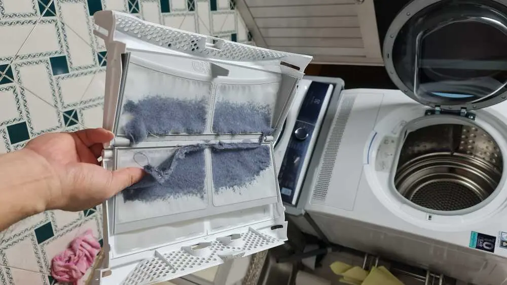 Khách hàng review Máy sấy bơm nhiệt Electrolux UltimateCare 8 kg EDH803Q7WB 2