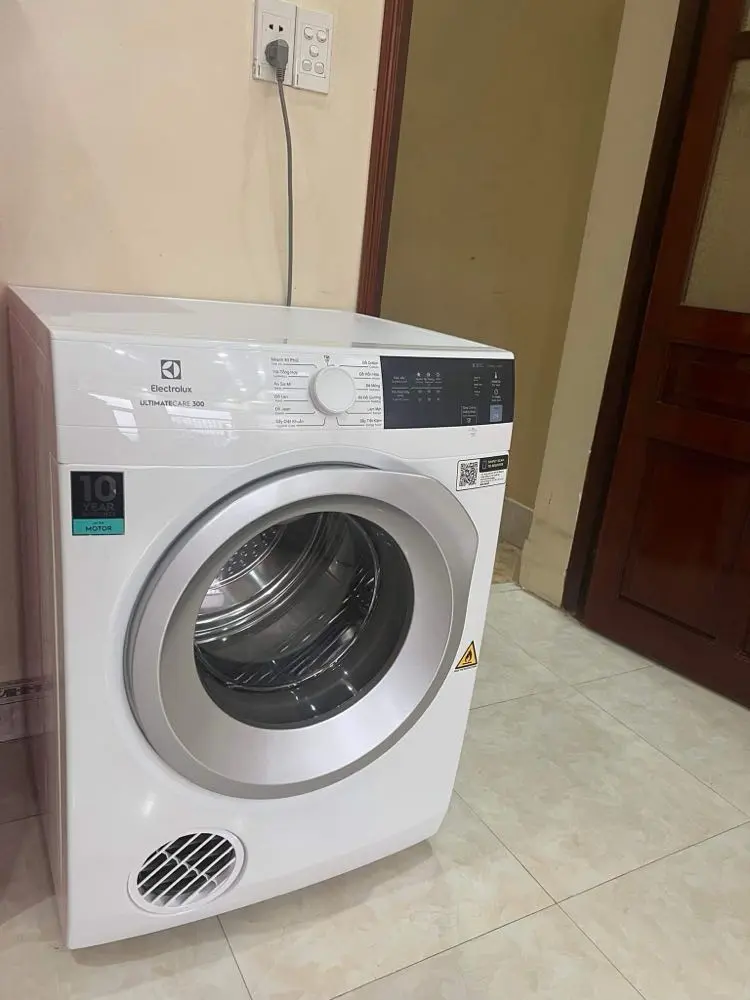 Khách hàng review Máy sấy thông hơi Electrolux UltimateCare 8.5 kg EDV854J3WB 2