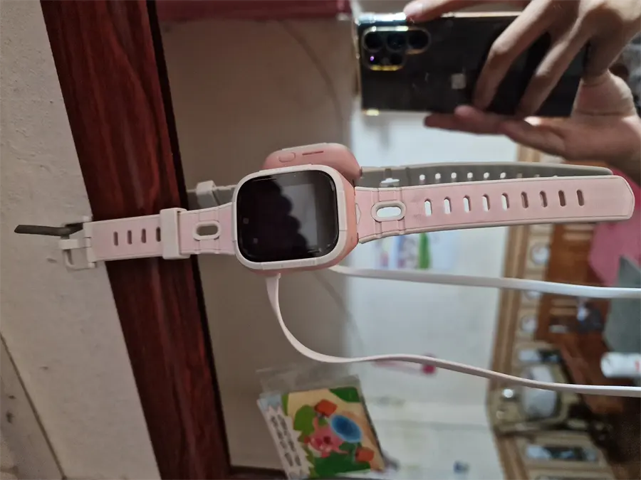 Khách hàng review Đồng hồ định vị trẻ em Kidcare S6 4G Xanh Dorablue 3