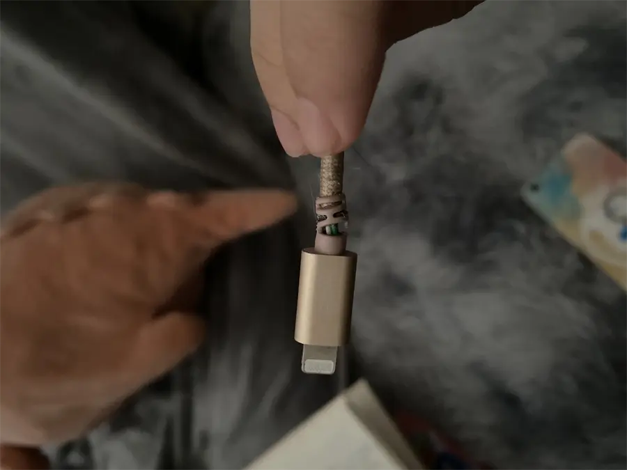 Khách hàng review Cáp sạc và truyền dữ liệu USB-A - Lightning 12W 2m Mbest DS951-WB 2