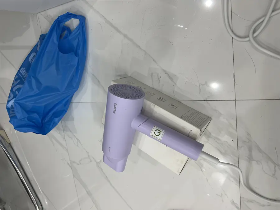 Khách hàng review Máy sấy tóc Flyco FH6277VN 4