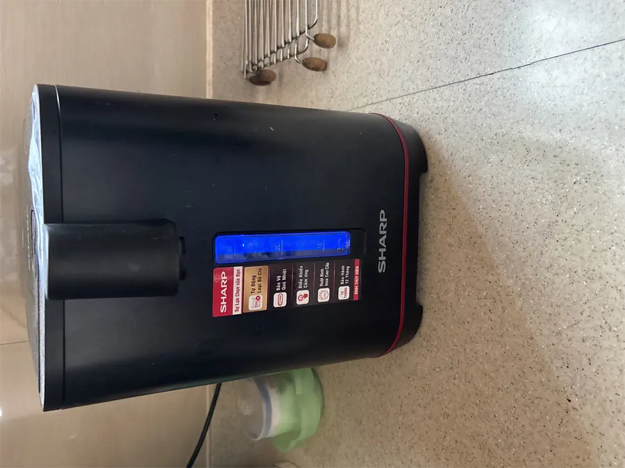 Khách hàng review Bình thủy điện Sharp KP-40EBV-BK 4 lít 3