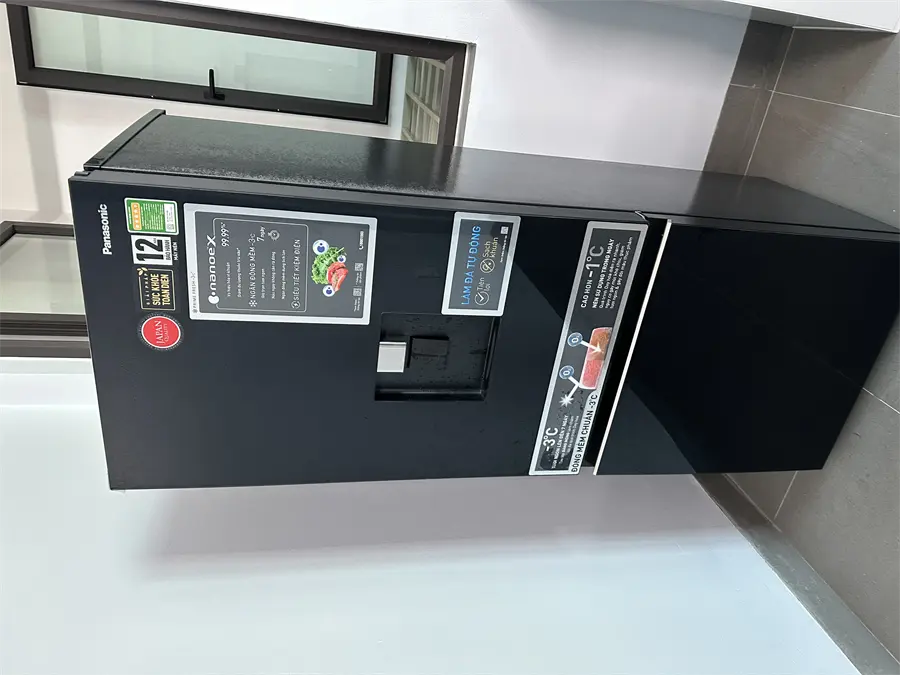 Khách hàng review Tủ lạnh Panasonic Inverter 300 lít NR-BV331WGKV 8