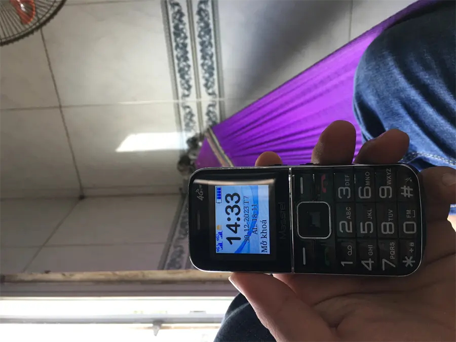 Khách hàng review Điện thoại Masstel FAMI 12 4G 3