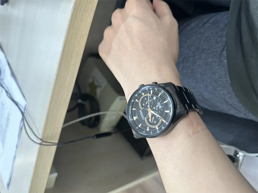 Khách hàng review Đồng hồ CITIZEN 42 mm Nam AN8195-58E 2