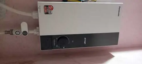 Khách hàng review Máy nước nóng trực tiếp Panasonic 4500W DH-4UP1VW 8