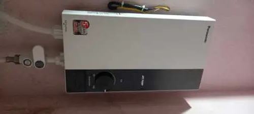 Khách hàng review Máy nước nóng trực tiếp Panasonic 4500W DH-4UP1VW 7