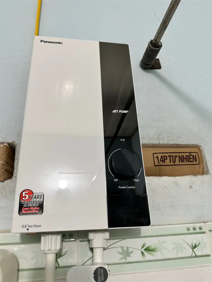 Khách hàng review Máy nước nóng trực tiếp Panasonic 4500W DH-4UP1VW 6