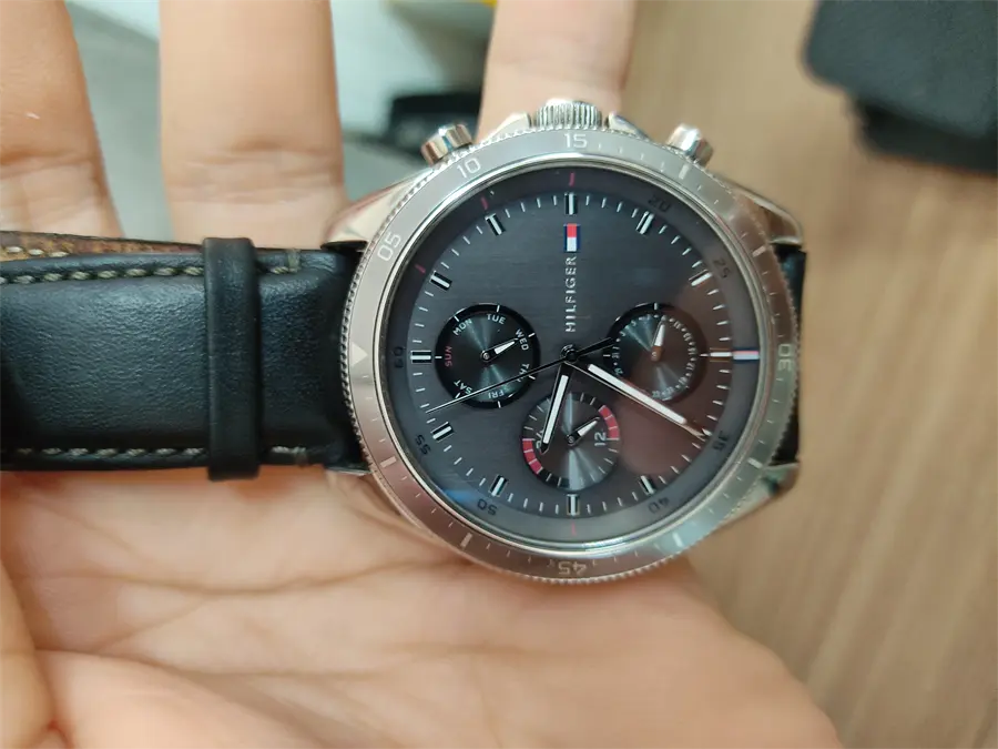 Khách hàng review Đồng hồ TOMMY HILFIGER 44 mm Nam 1791838 1