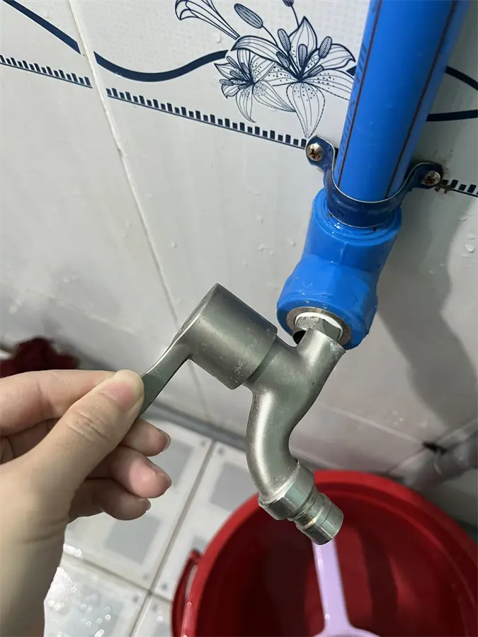Khách hàng review Máy nước nóng gián tiếp Ferroli 30 lít 2500W MIDO-DE 1